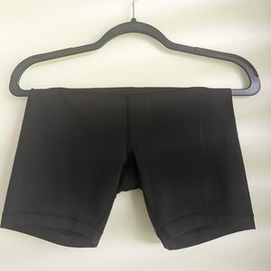 Lululemon Wunder Train High Rise Short 6" Sz 6 Black